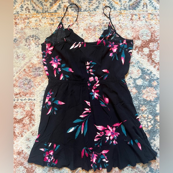 Express Fit&Flare, Ruffle Wrap Floral Dress - Picture 4 of 5